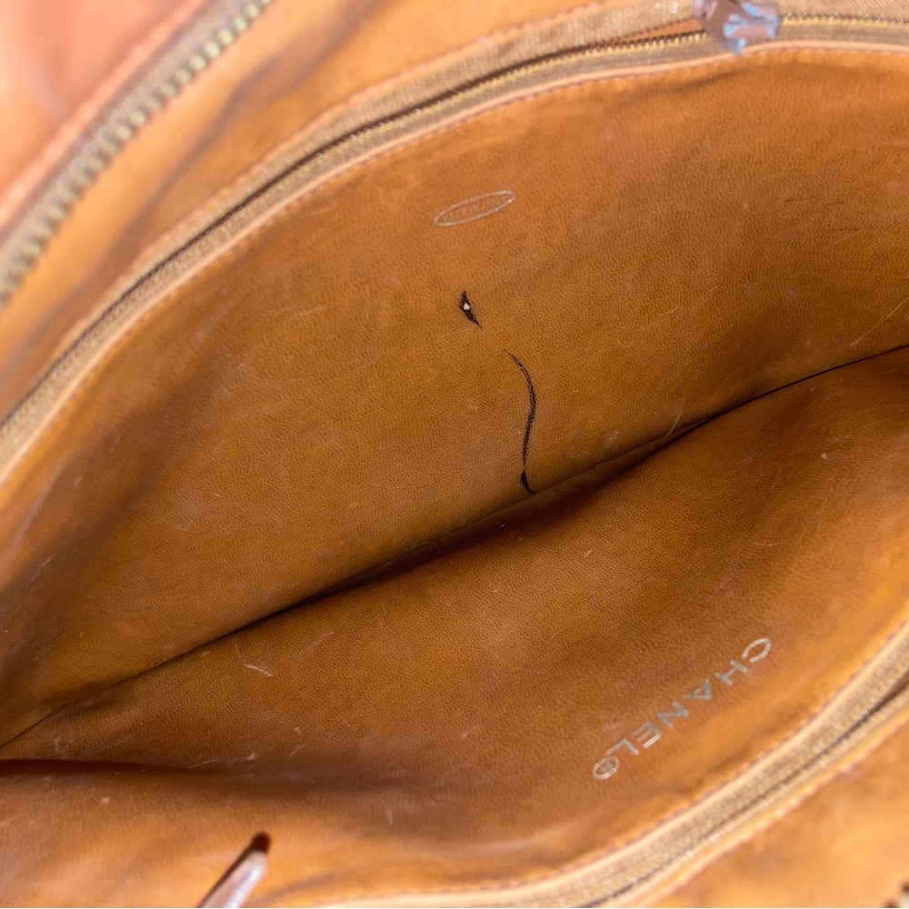 Vintage Chanel brown leather quilted tote bag - Picture 5 of 11